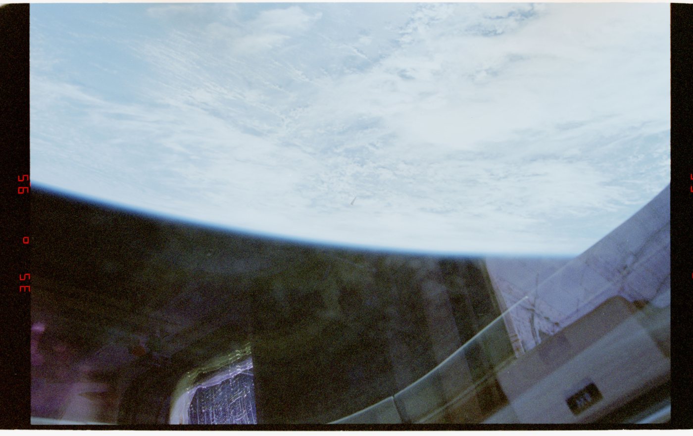 الصورة الرسمية الثالثة لجسم مجهول في مدار منخفض - NASA-UAP-D032